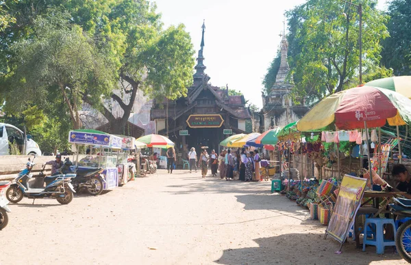 Myanmar Bagan Turisti Che Visitano Templi Della Città — Foto Stock