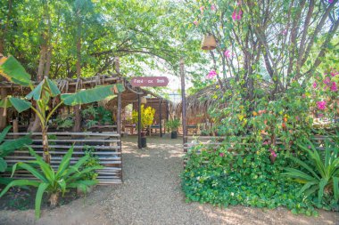 Myanmar. Bagan. Geleneksel bir köyün güzel manzarası.