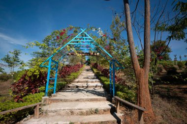 Myanmar. Inle Gölü. Kırmızı Şarap Şaraphanesinin güzel bir manzarası.