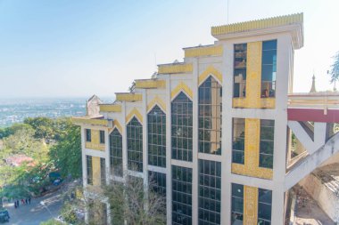 Myanmar. Mandalay. Su taung pyai pagoda.