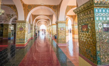 Myanmar. Mandalay. Su taung pyai pagoda.