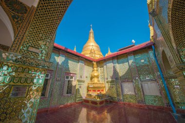 Mandalay, Myanmar. Şehirdeki Sutaungpyei pagoda manzarası.