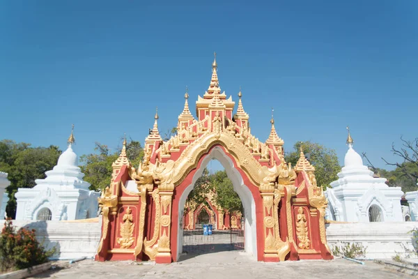 미얀마 만달레이 도시에 사원의 아름다운 — 스톡 사진