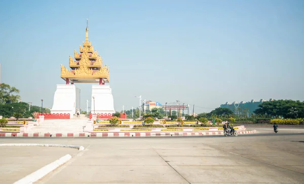 Myanmar Mandalay Una Hermosa Vista Del Templo Budista Ciudad —  Fotos de Stock