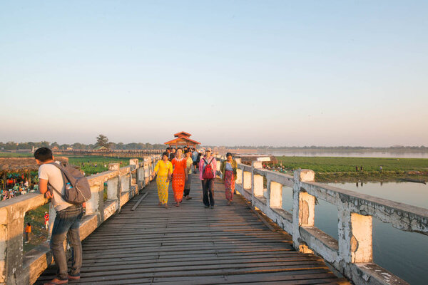 Myanmar. Mandalay. Amarapura Bridge