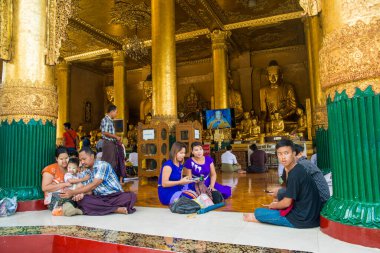 Myanmar. Yangon. Shwedagon Pagoda manzarası.
