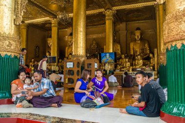 Myanmar. Yangon. Shwedagon Pagoda manzarası.