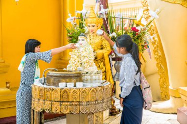 Myanmar. Yangon. Shwedagon Pagoda manzarası.