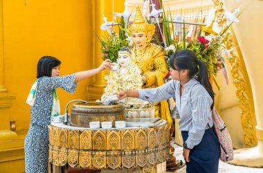 Myanmar. Yangon. Shwedagon Pagoda manzarası.