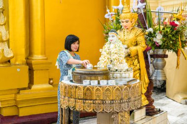 Myanmar. Yangon. Shwedagon Pagoda manzarası.