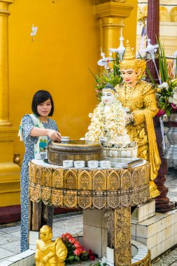 Myanmar. Yangon. Shwedagon Pagoda manzarası.