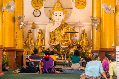 Myanmar. Yangon. Shwedagon Pagoda manzarası.