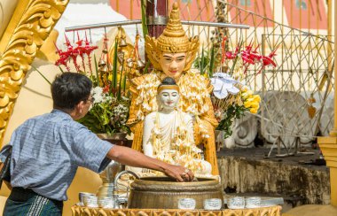 Myanmar. Yangon. Shwedagon Pagoda