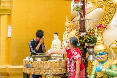 Myanmar. Yangon. Shwedagon Pagoda