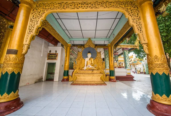 Myanmar Yangón Una Hermosa Vista Estatuas Buda Pagoda Shwedagon —  Fotos de Stock
