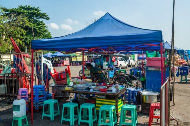 Myanmar. Yangon. Şehrin ve halkının güzel bir manzarası..