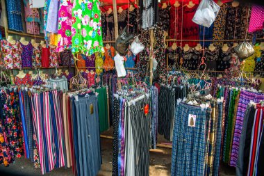 Myanmar. Yangon. Şehrin ve halkının güzel bir manzarası..