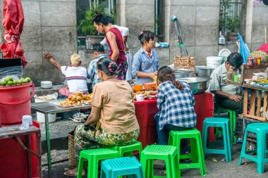 Myanmar. Yangon. Myanmar insanlarının güzel bir manzarası.