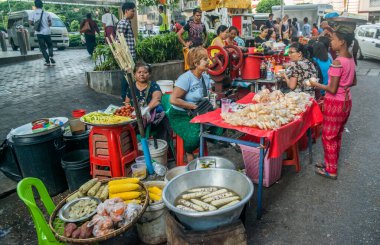 Myanmar. Yangon. Myanmar insanlarının güzel bir manzarası.