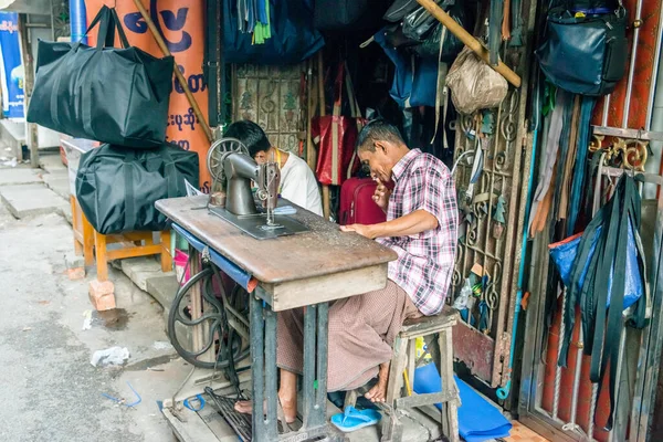 Myanmar Yangon Una Splendida Vista Sulle Persone Miste — Foto Stock