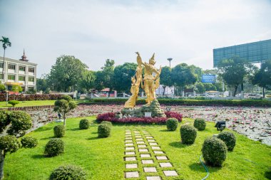 Myanmar. Yangon. Şehirdeki güzel bir park manzarası..