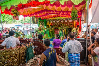 Myanmar. Yangon. Myanmar insanlarının güzel bir manzarası.