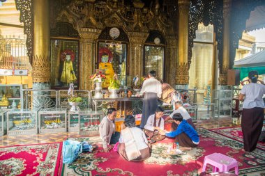 Myanmar. Yangon. Sule Pagoda