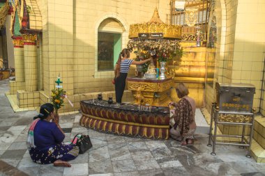 Myanmar. Yangon. Sule Pagoda