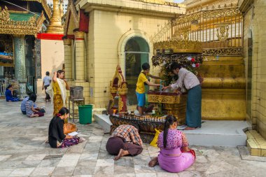 Myanmar. Yangon. Sule Pagoda