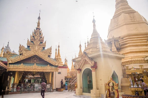 Мьянма Янгон Пагода Суле — стоковое фото