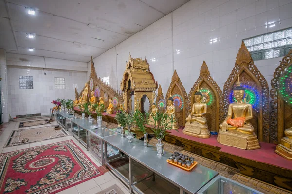 Myanmar Yangón Una Hermosa Vista Del Templo Chaukhtatgyi Buddha Ciudad —  Fotos de Stock