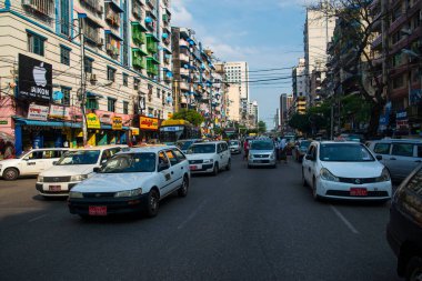 Myanmar. Yangon. Şehirdeki Sokak Pazarı manzarası.