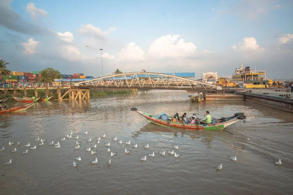 Myanmar Yangon Una Splendida Vista Sul Molo Del Fiume Yangon — Foto Stock