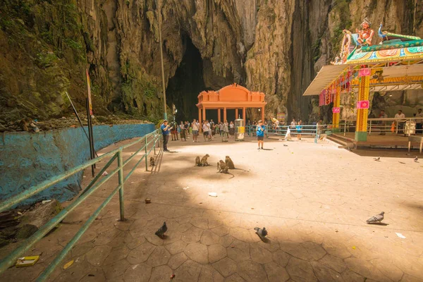 Kuala Lumpur Malaysia Beautiful View Tourists Batu Caves Temple — Stock Photo, Image