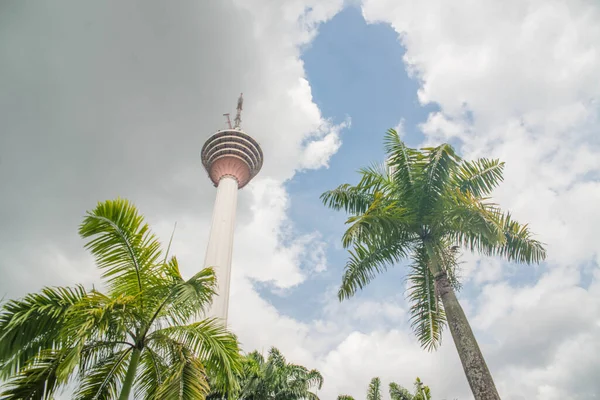 Tower Felhős Háttérben Malajzia — Stock Fotó