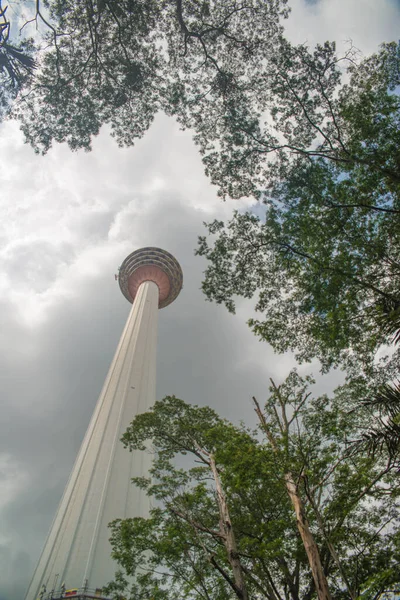 Tower Felhős Háttérben Malajzia — Stock Fotó