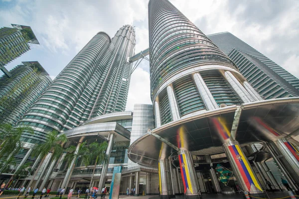 Nízký Úhel Pohledu Petronas Towers Malajsie — Stock fotografie