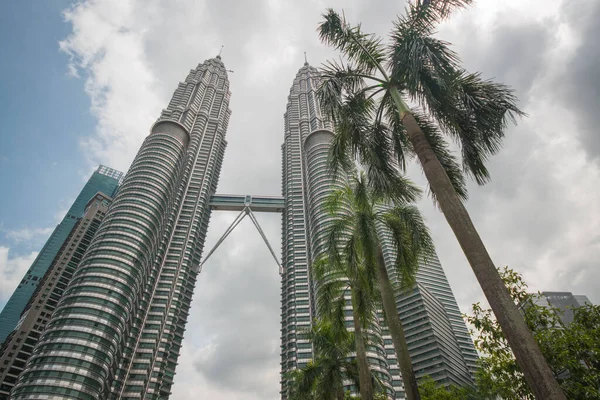 Low Angle View Petronas Towers Malaysia — Stock Photo, Image