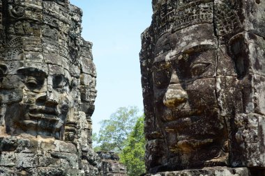 Kamboçya. Siem Reap. Angkor Wat kompleksindeki Bayon tapınağının manzarası..