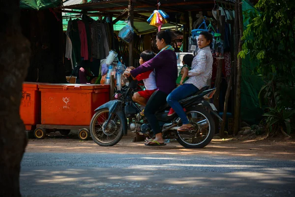 Camboja Siem Reap Uma Bela Vista Das Pessoas Khmer Locais — Fotografia de Stock
