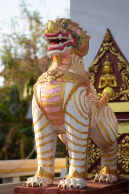 Kamboçya. Siem Reap. Şehirdeki güzel bir Budist tapınağı manzarası..