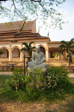 Kamboçya. Siem Reap. Şehirdeki güzel bir Budist tapınağı manzarası..