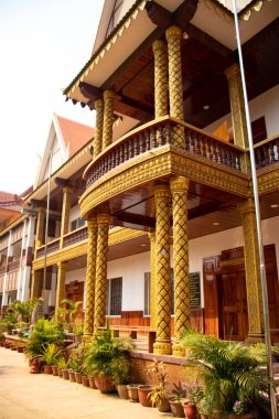 Kamboçya. Siem Reap. Şehirdeki güzel bir Budist tapınağı manzarası..