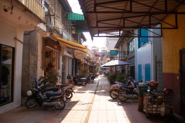 Kamboçya. Siem Reap. Şehirdeki güzel bir restoran manzarası..