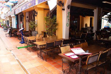 Kamboçya. Siem Reap. Şehirdeki restoranın güzel bir manzarası.