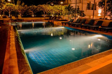 Kamboçya. Siem Reap. Şehirdeki Tara Angkor Oteli 'nde güzel bir havuz manzarası..
