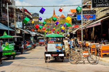 Kamboçya. Siem Reap. Şehirdeki Pub Caddesi 'nin güzel bir manzarası..