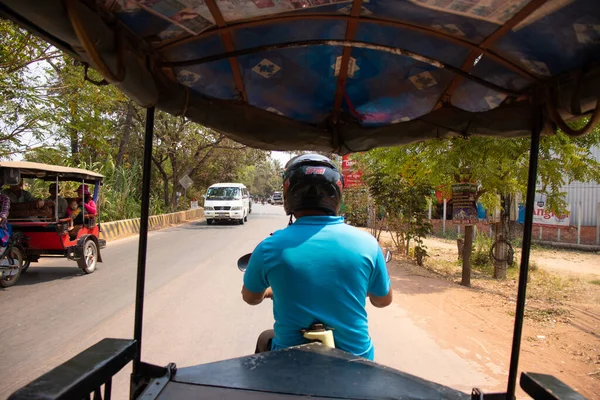 Camboya Siem Reap Una Vista Del Conductor Tuk Tuk Ciudad — Foto de Stock