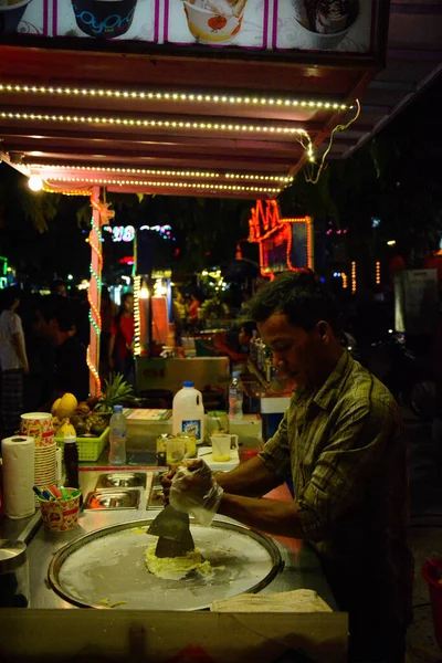 Camboya Siem Reap Una Hermosa Vista Calle Pub Ciudad —  Fotos de Stock