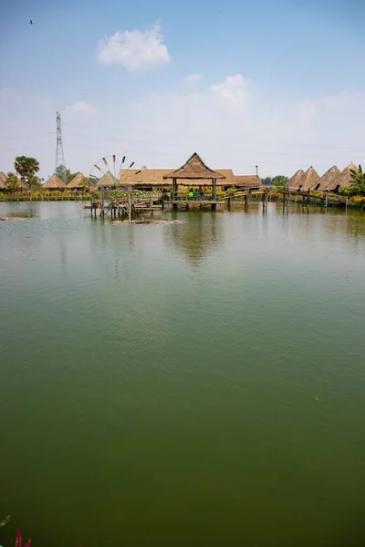 Nehirde Saman Evleri Olan Köy Siem Reap Kamboçya — Stok fotoğraf